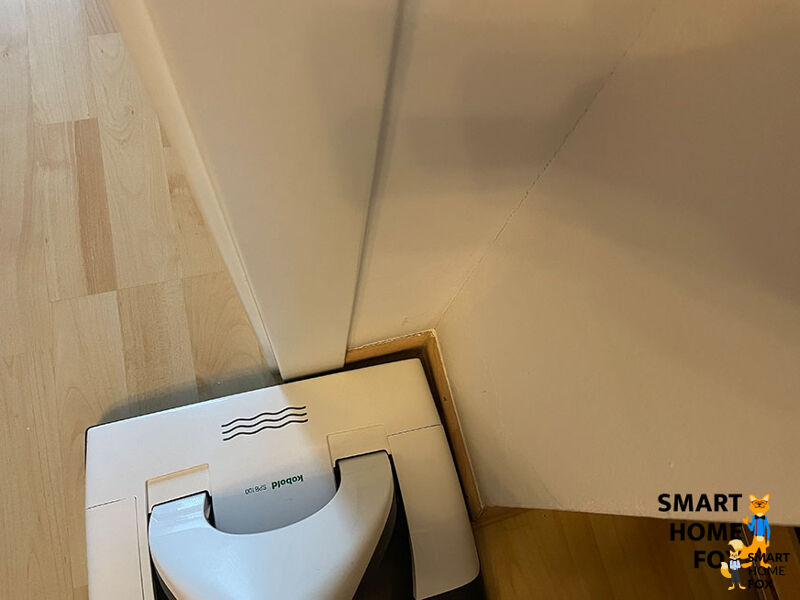 Vacuum-mopping the edges